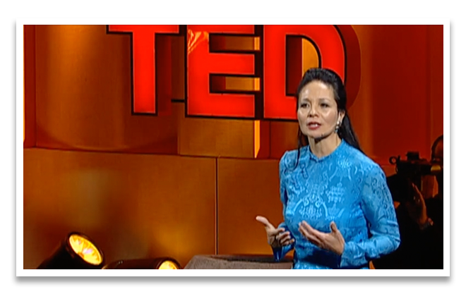 Elizabeth Lindsey with community